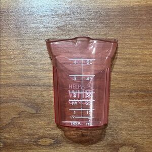 The Pampered Chef Limited Edition 'Help Whip Cancer' Liquid Measuring Cup